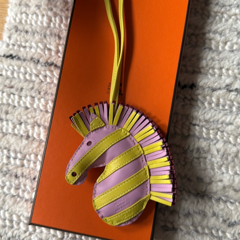 💛NIB Hermes Greegee Savannah Mauve Sylvestre Bag Charm